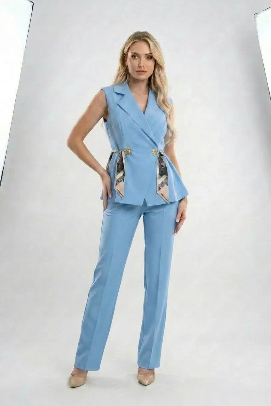 Editor Mode, after: light blue suit